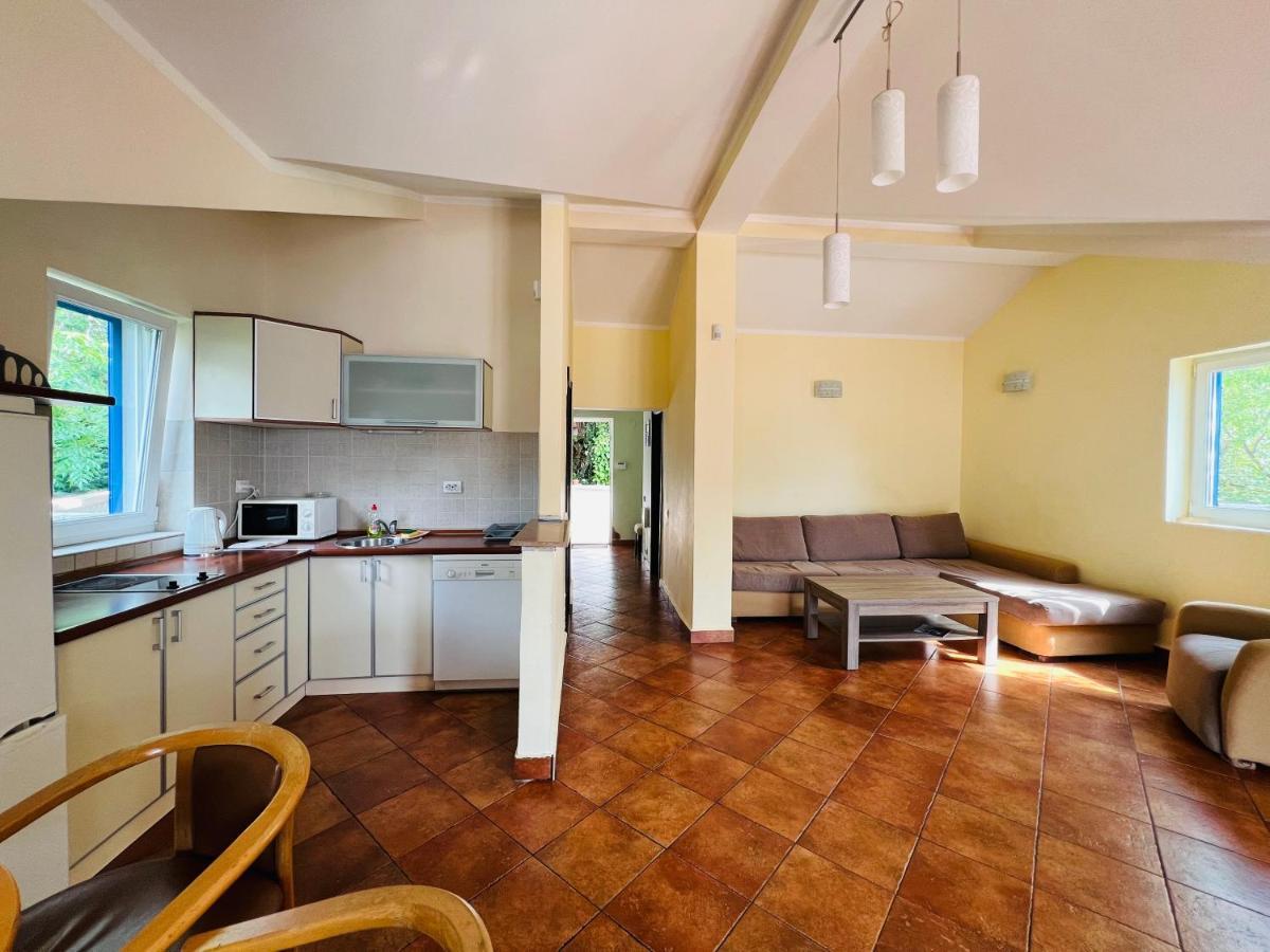 Rafailovici Holiday Apartments Exterior photo